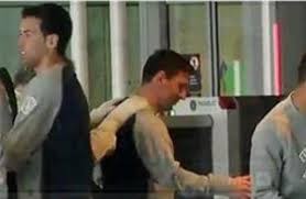 بالصورة..تفتيش ميسي في مطار بمدريد