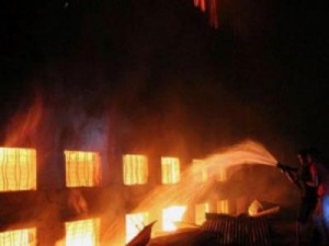 وفاة سيدة و إصابة (3) أشخاص آخرين اثر حريق منزل في محافظة الزرقاء