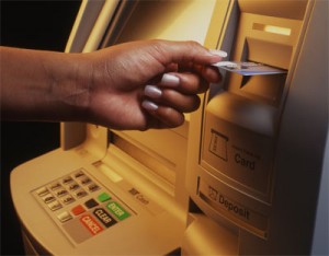 في الاردن ...سحب أموال من كازيات ببطاقة صراف مسروقة .. وشركة فيزا ترفض الرد