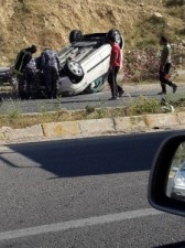 بالصور..غرب اربد...حادث مروع يسفر وفاة و15 إصابة إثر حادث تصادم حافلة نقل بـ 3 سيارات