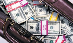 الجاردنز ..سرقا 280 الف دينار وفرا خارج الاردن