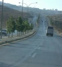 "معلم مدرسة"يقود عصابة لسلب مستخدمي شارع الاردن