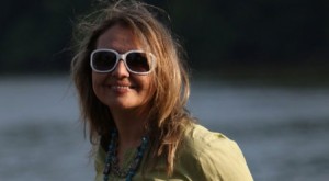 بالصور..مستشارة الرئيس الايراني من دون حجاب في أمريكا