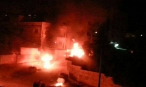 بالصور..شغب وإحراق مركبات بعين الباشا إثر طعن مواطن