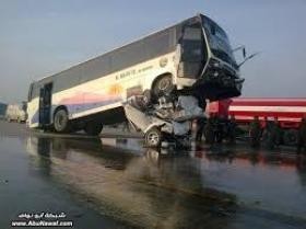 6 اصابات في حادث مروع جراء تصادم ثلاث سيارات في الهاشمية