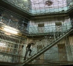 أردني يكشف من سجنه الأميركي انتهاكات جسيمة