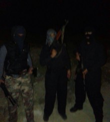 بالصور...مجموعات مسلحة تطلق النار على المنازل وترعب الاهالي في صما