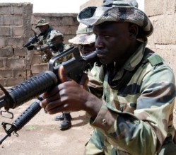 كينيا تعتقل أردنياً صوّر موقعاً عسكرياً