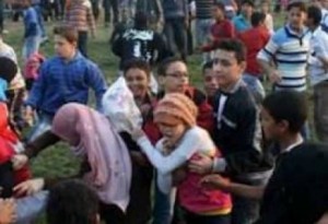 بالفيديو.. تحرش جماعى بميدان التحرير اثناء الاحتفال بفوز السيسي..!