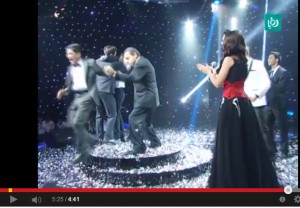 بالفيديو - ملحم بركات سكران على "رؤيا" !!!