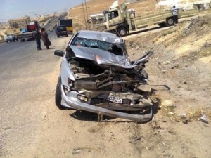 بالصور...إصابة 4 بحادث على طريق الحزام