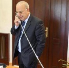 رئيس الوزراء الاسبق "عدنان بدران" يقاضي وزير التعليم العالي بسبب 200 الف دينار ..!!