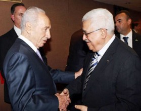 بيريز معجب بعبّاس..."