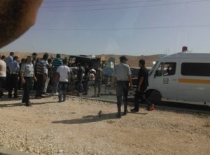 بالصورة...وفاة وأصابتين اثر حادث سير مروع على طريق إربد - المفرق