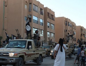 الجيش الحر يقر بسقوط دير الزور بيد  داعش  ويطالب بدعم دولي