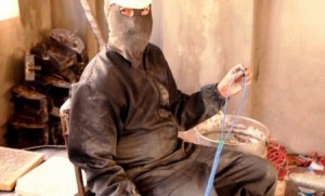 شاهد بالصور... معامل "داعش " التي تصنع القنابل والمتفجرات