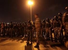 الرابية .."كر وفر" بين الدرك ومحتجين حاولوا اقتحام سفارة العدو