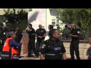 بالفيديو.. وزير الخارجية الإسرائيلي يهرب للملاجئ بعدما رأى صاروخا متجهاً نحوه