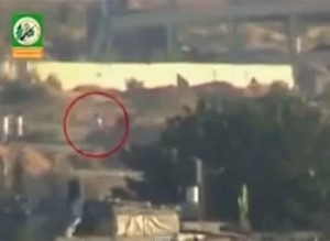 بالفيديو.. لحظة قنص جندي إسرائيلي على حدود غزة