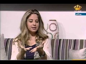 بالفيديو والصورة..ديما فراج :"يا ابو زهير صومت صومت وفطرت على بصلة؟