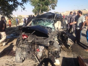 وفاة واصابة بتصادم تريلا و4 سيارات - صور