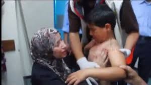 بالفيديو...مقطع مؤثر لفلسطينية فوجئت بطفلها حياً بعد إعلان استشهاده