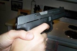 فـي اربـد ... قتل زوجته الثلاثينية بعدة طلقات نارية في أول يوم للعيد