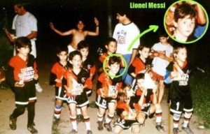 بالفيديو .. مهارات ميسي في الخامسة من عمره يراوغ فريقا كاملا ويسجل هدفا