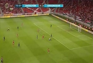 بالفيديو.. شاهد أغرب فرصة ضائعة في تاريخ كرة القدم