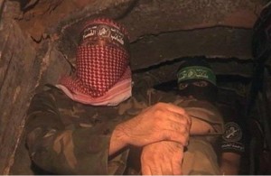 قصة مثيرة لقساميين مكثوا شهرا بنفق عمقه 25 مترا