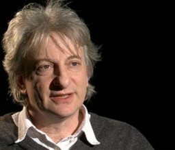 ديفيد هيرست: تقرير "هيومن رايتس" سيقود لمحاكمة السيسي أمام "الجنائية الدولية"