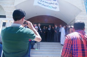 شاهد بالصور .... الصحفيون في وقفة تضامنية مع المجالي