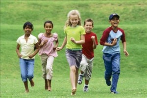 الأمن يفرج عن 15 طفلاً في مادبا بعد القبض عليهم بتهمة الإشتباه بتحركاتهم