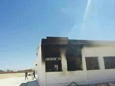 اقتحام مدرسة الباعج الثانوية للبنين واضرام النار بها