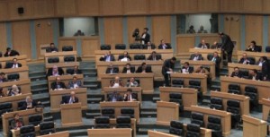 رفع سن تعيين القضاة إلى 30