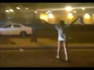 شاب "عاري" يلاحق طالبات سعوديات يدرسن في جامعة العلوم والتكنولوجيا الاردنية..!!