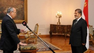 لواء في المخابرات المصرية يكشف : لم نعطي معلومة واحدة صحيحة للرئيس محمد مرسي طوال فترة حكمه