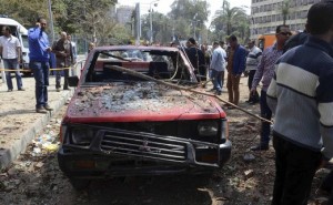 أربعة قتلى بينهم شرطيان بانفجار قرب وزارة الخارجية المصرية وسط القاهرة