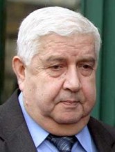 السفارة الأميركية تسخر من «وليد المعلم» وصورته النادرة