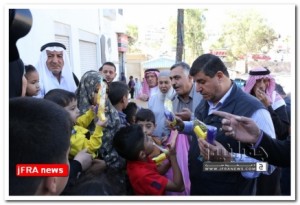 بالصور : أطفال مخيم النصر وهدايا السعود
