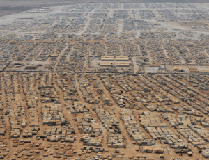 عودة (3) ألاف لاجىء سوري الى مخيم "الزعتري"