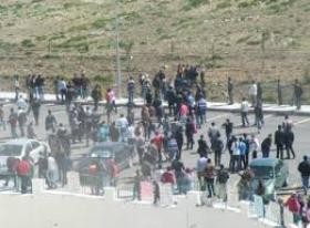 مشاجرة جماعية عنيفة بالعصي والهراوات والاسلحة البيضاء بجامعة البوليتكنك