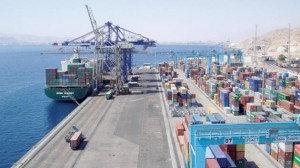 التلويح باستخدام عمالة آسيوية لتشغيل "ميناء الحاويات"