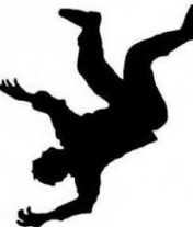 وفاة رجل أربعيني اثر سقوطه عن سور عال في صويلح