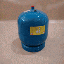 انفجار "بريموس غاز" يتسبب بأنهيار منزل واصابة شخص بجروح وحروق في اربد