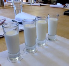 شركة حليب جديدة تجري تجارب غامضة على اطفال الاردن مقابل 20 ديناراً يتقاضاها ذووهم!!