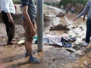 شاهد بالصورة.. المرأة التي توفيت نتيجة مداهمة السيول في وادي الريان بالغور الشمالي