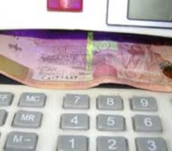 اربد ...الأجهزة الأمنية تلقي القبض على 4 اشخاص بينهم فتاة يشتبه قيامهم بتزوير عملات