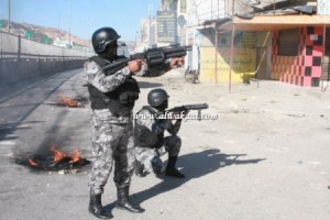 شاهد بالصور ...أعمال الشغب التي اندلعت في مخيم البقعة