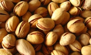 تاجرا محمص شهير يستبدلان "الفستق المعفن" بنشارة الخشب !!! اقرأوا التفاصيل